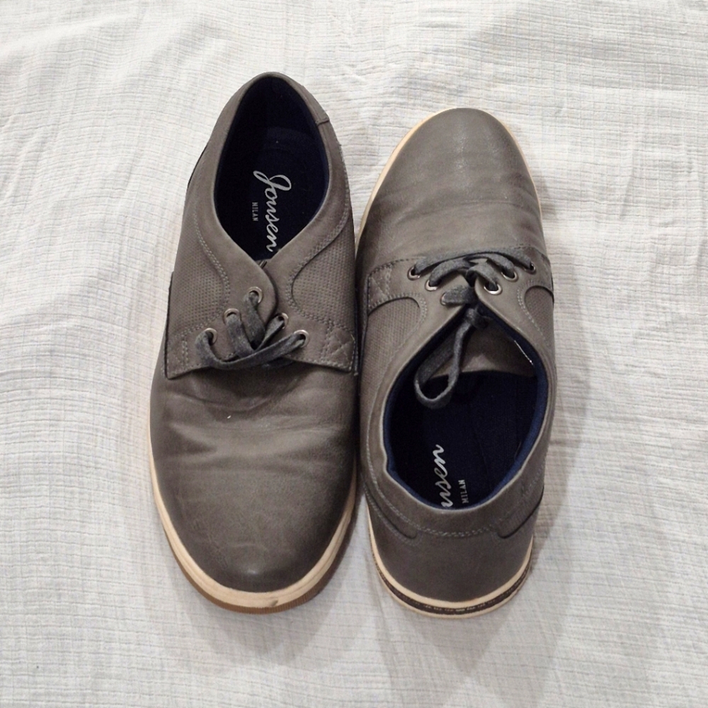Men's Size 12. GUC